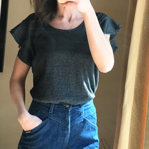 SOLD- Flutter sleeve tee - Picture 2 of 6